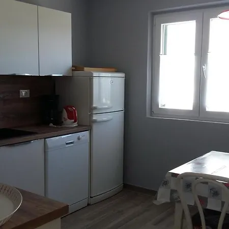 15718a Primošten